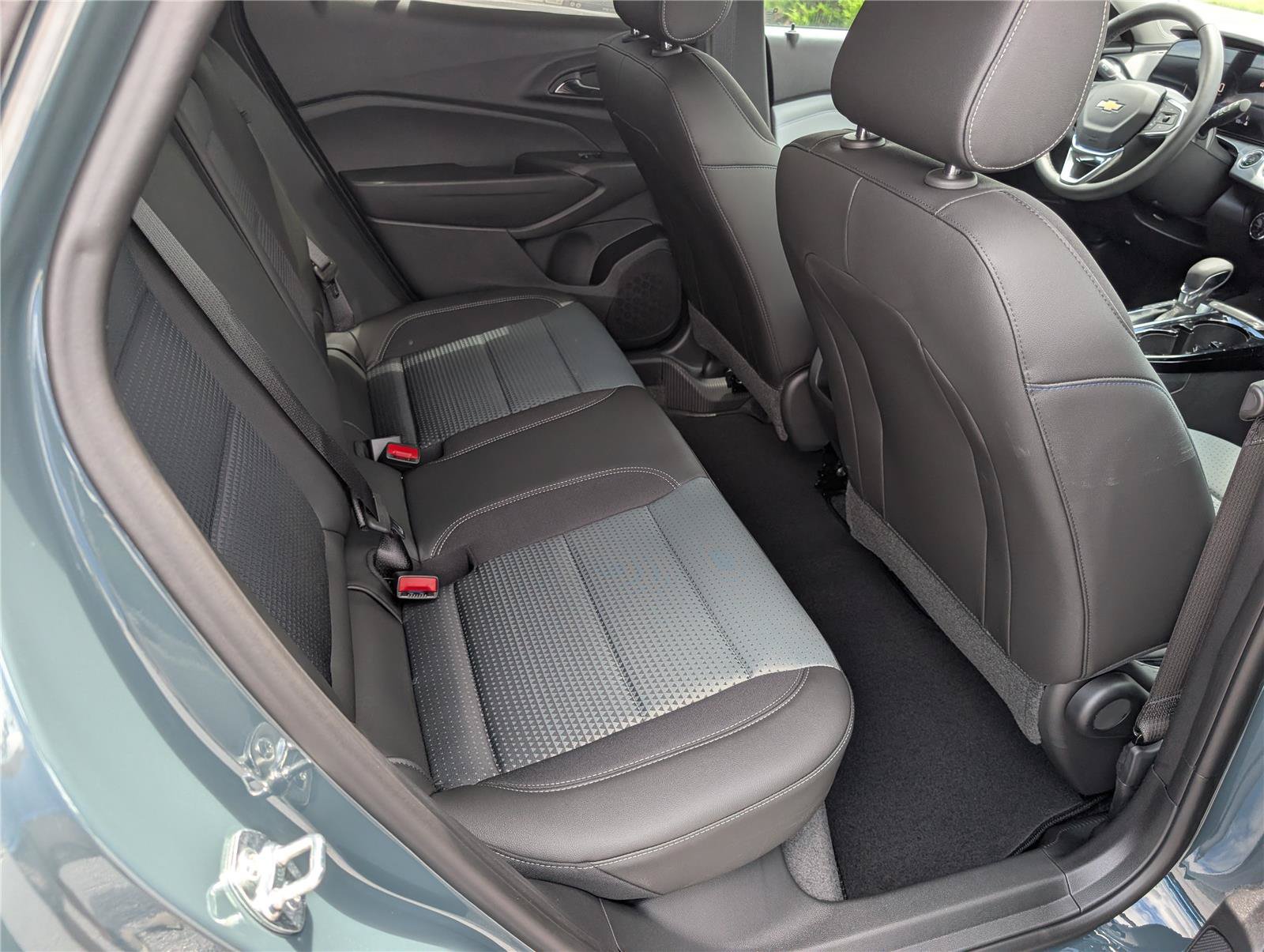New 2026 Chevrolet Trax LT w/ LT Convenience Package FWD image 7