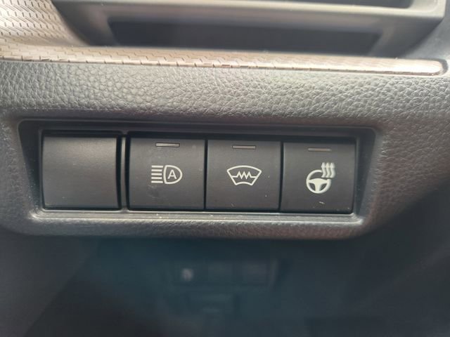 Used 2024 Toyota Prius XLE FWD image 21