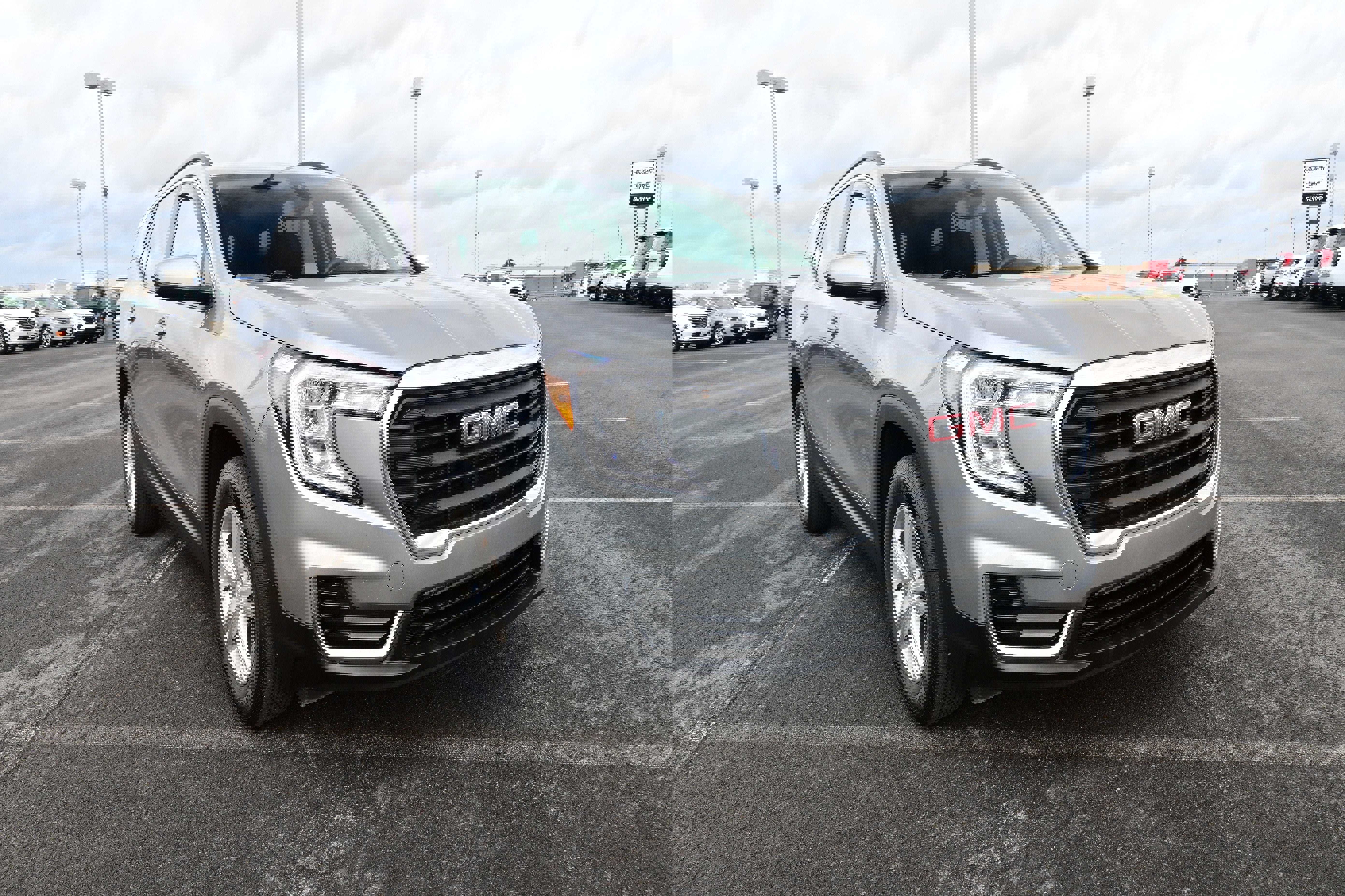 Used 2023 GMC Terrain SLE w/ Driver Convenience Package image 2