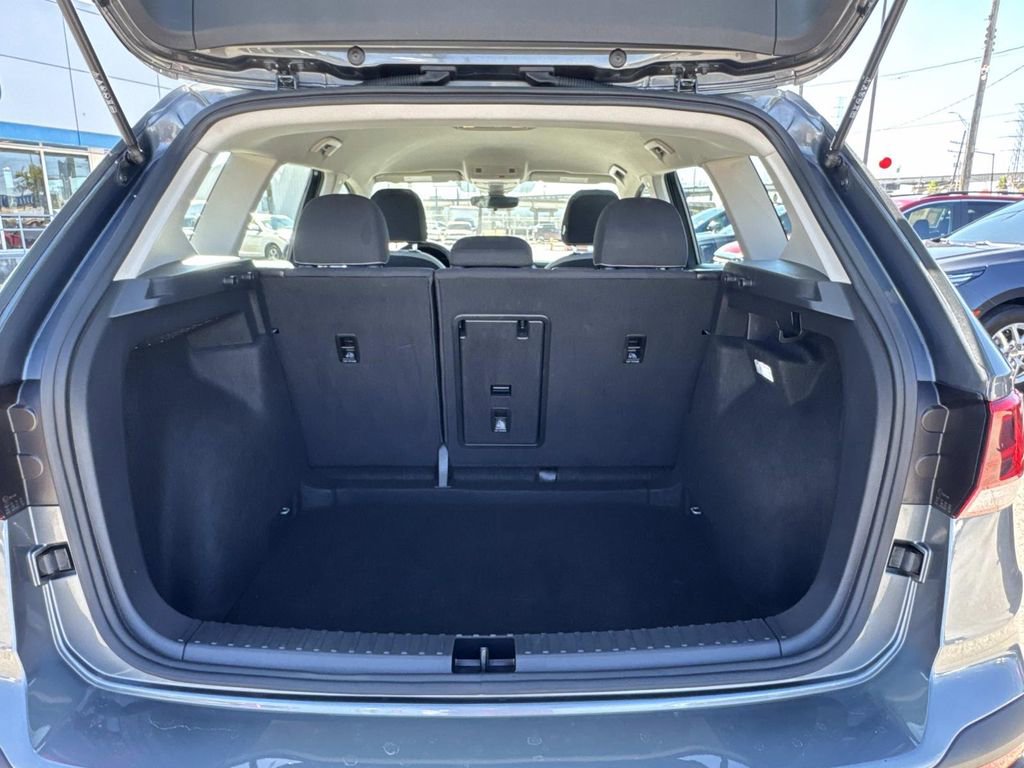 Used 2024 Volkswagen Taos S image 8