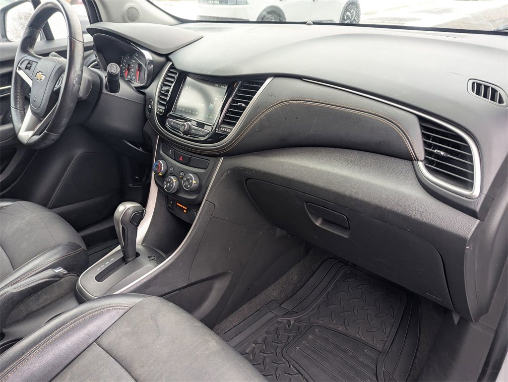 Used 2017 Chevrolet Trax LT w/ LT Convenience Package image 29