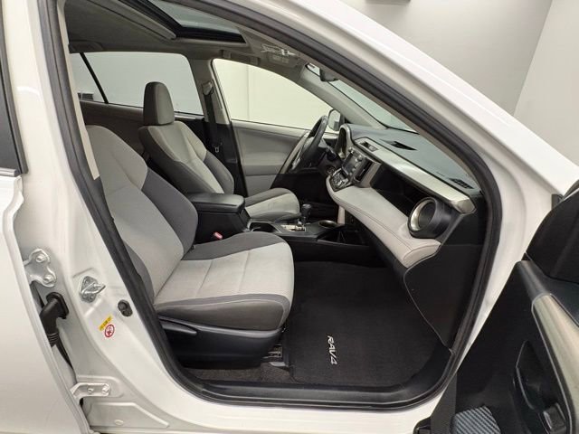 Used 2013 Toyota RAV4 XLE AWD/4WD image 32