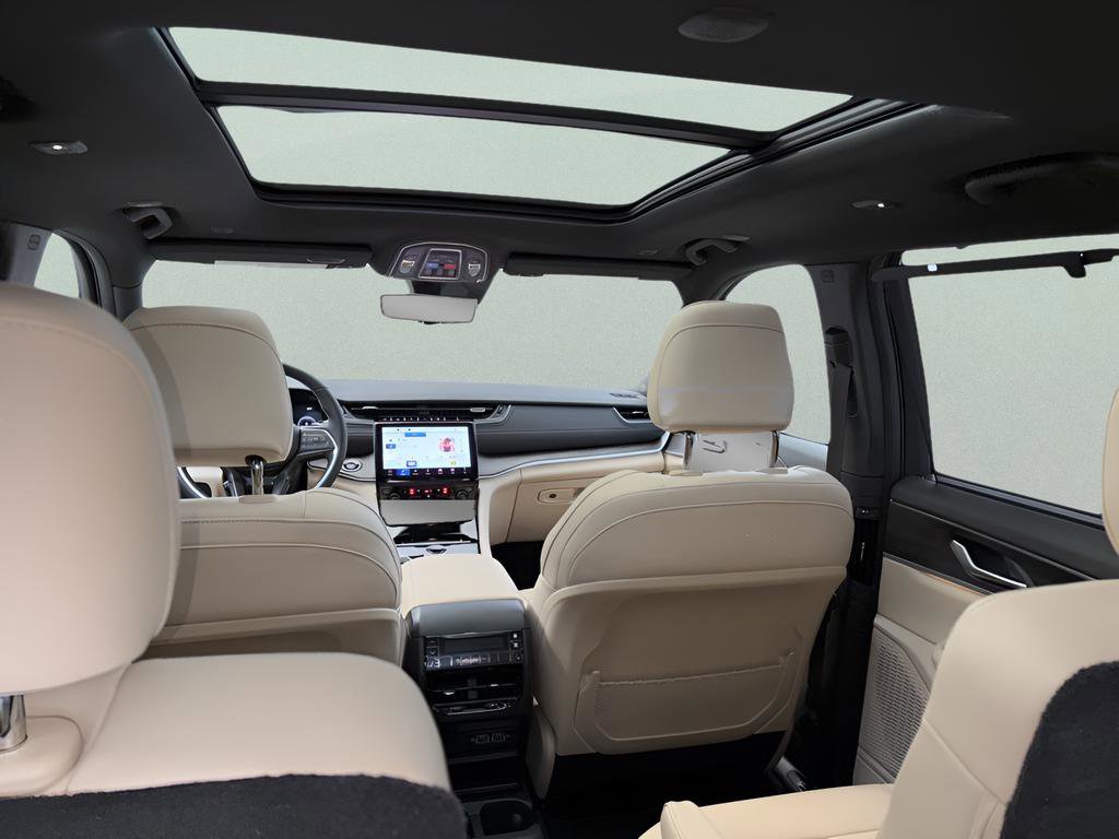 New 2025 Jeep Grand Cherokee L Limited w/ Luxury Tech Group II image 42