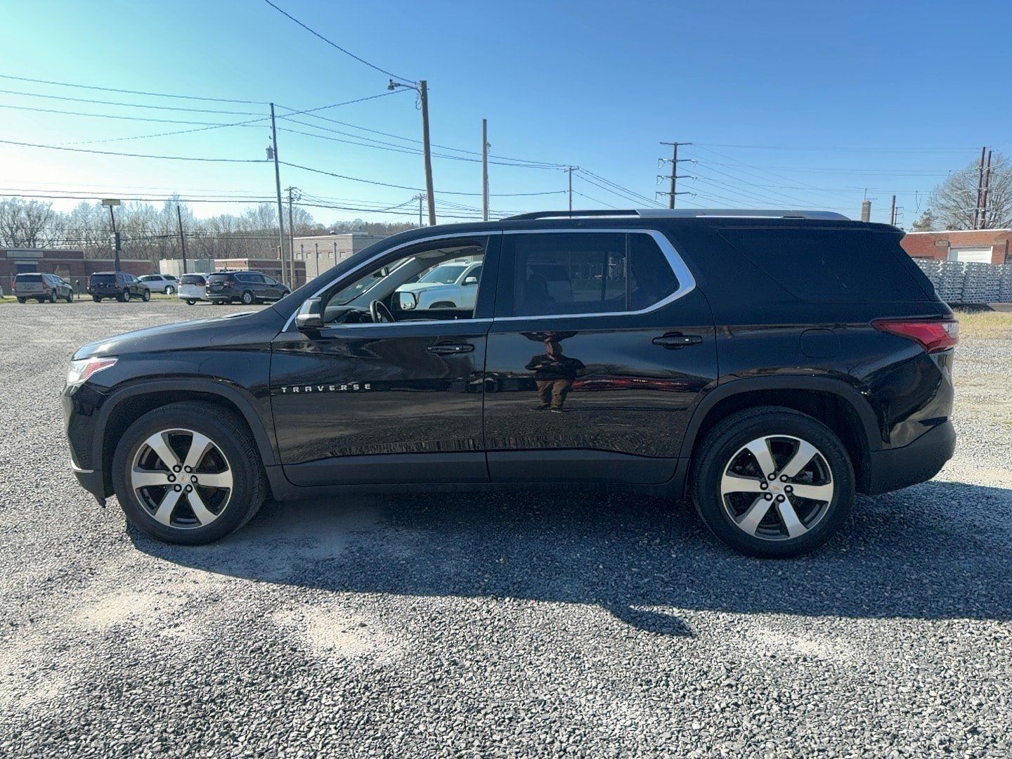 Used 2018 Chevrolet Traverse LT w/ LPO, Black Accent Package AWD/4WD image 2