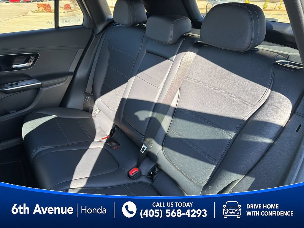 Used 2024 Mercedes-Benz GLC 300 4MATIC image 16