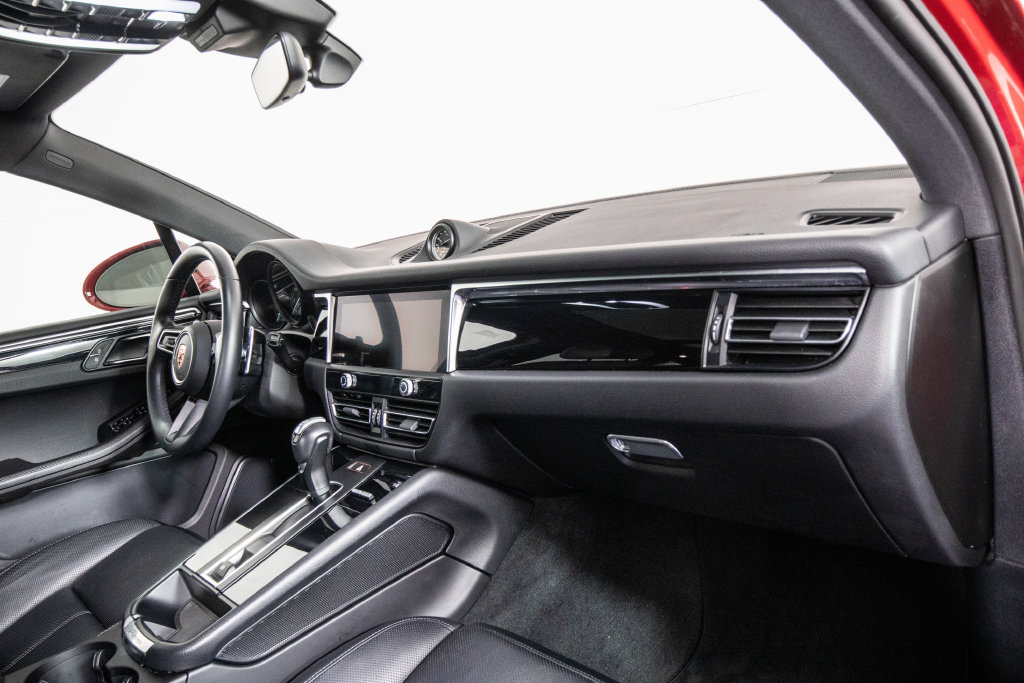 Used 2024 Porsche Macan w/ Premium Plus Package AWD/4WD image 18
