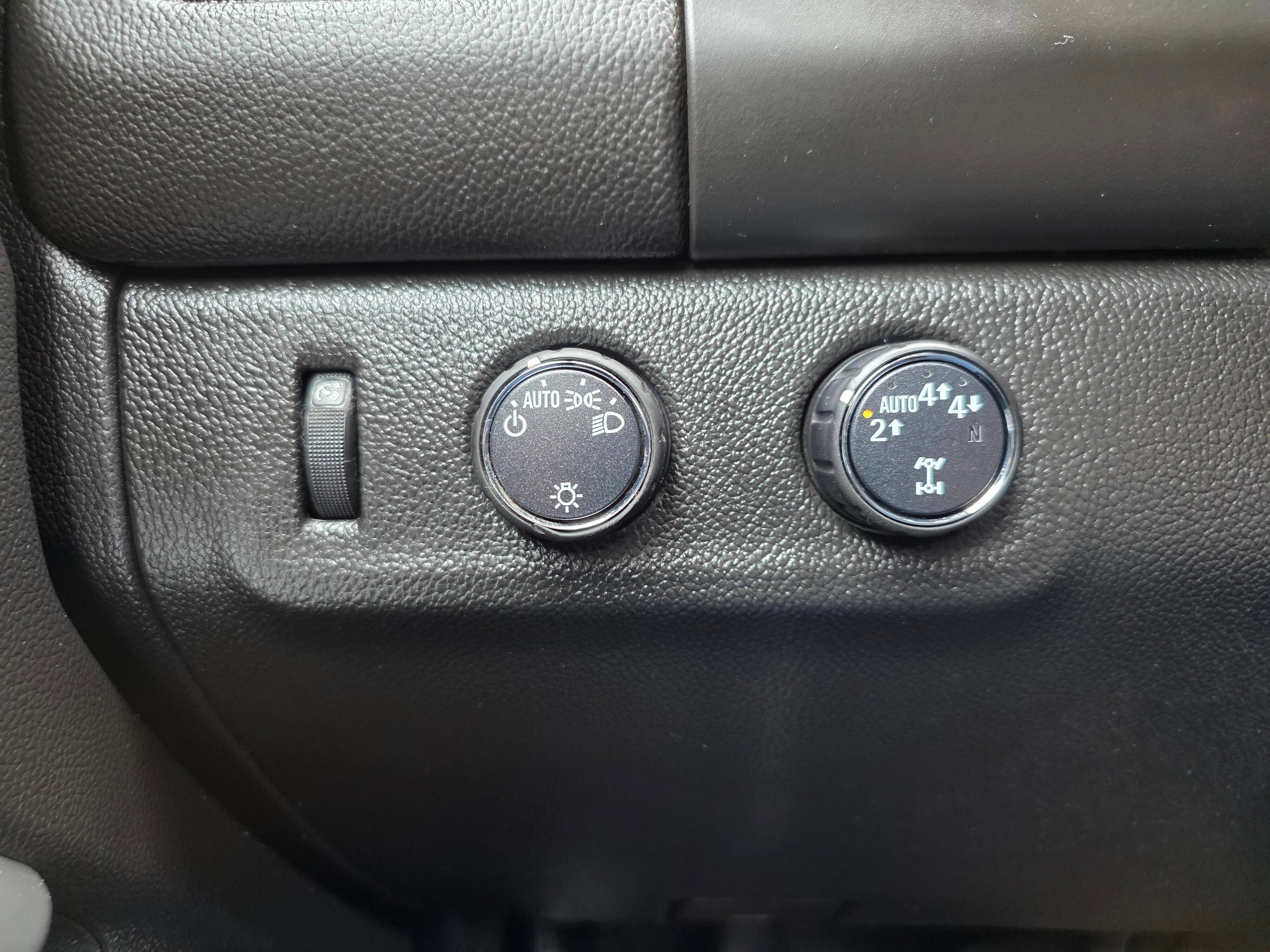 Used 2018 Chevrolet Colorado LT AWD/4WD image 20