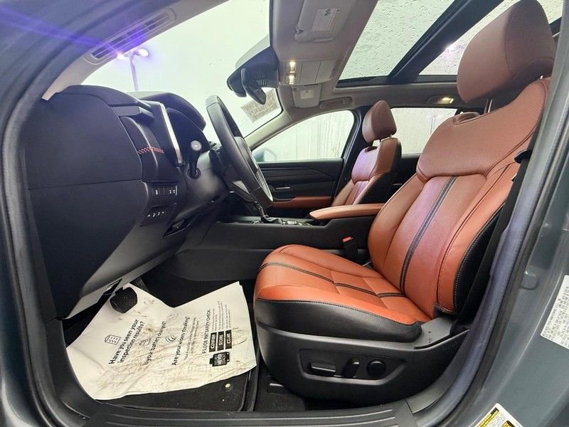 Used 2025 MAZDA CX-50 Meridian Edition w/ Weather Package image 28