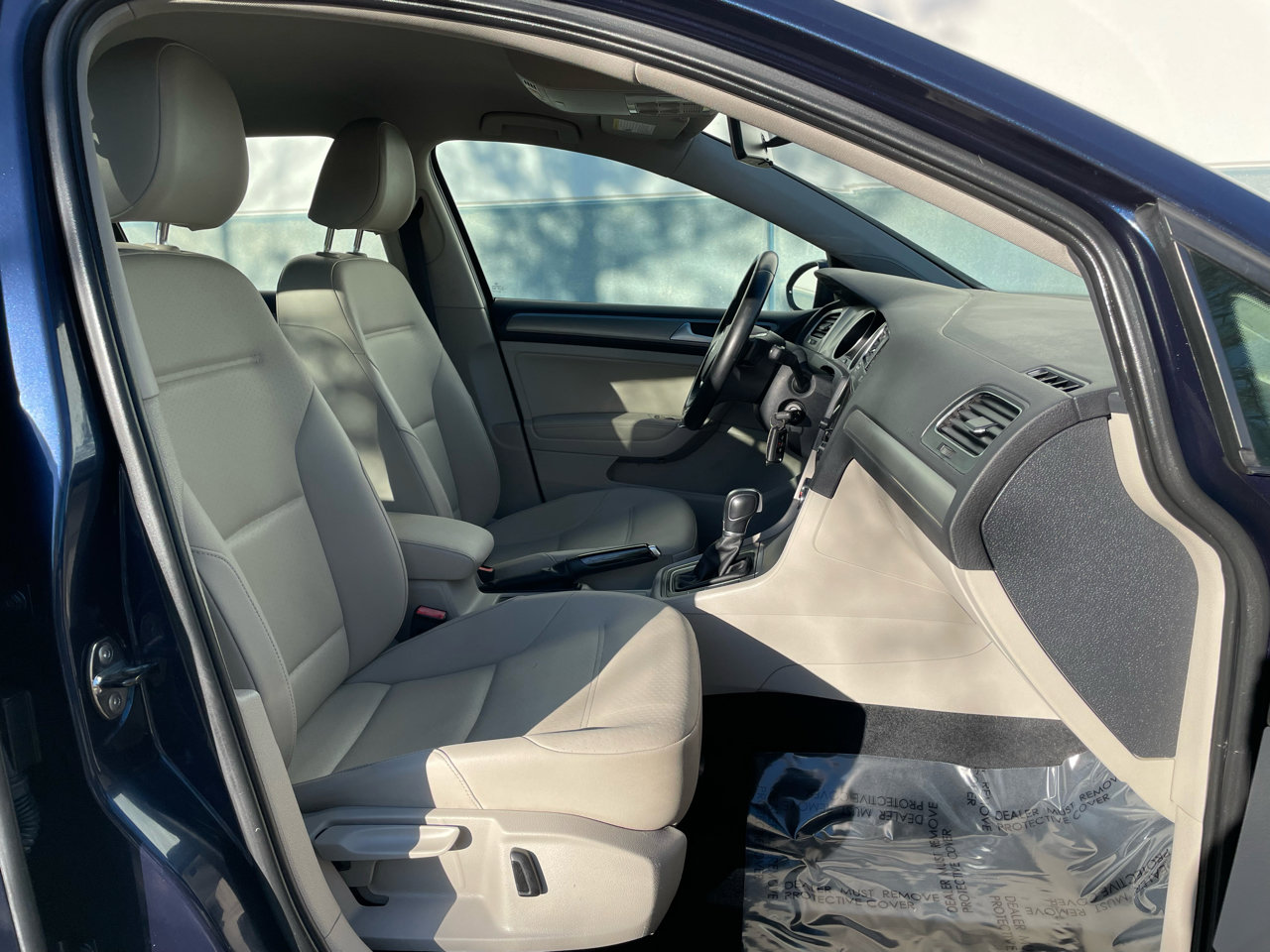 Used 2015 Volkswagen Golf S image 20