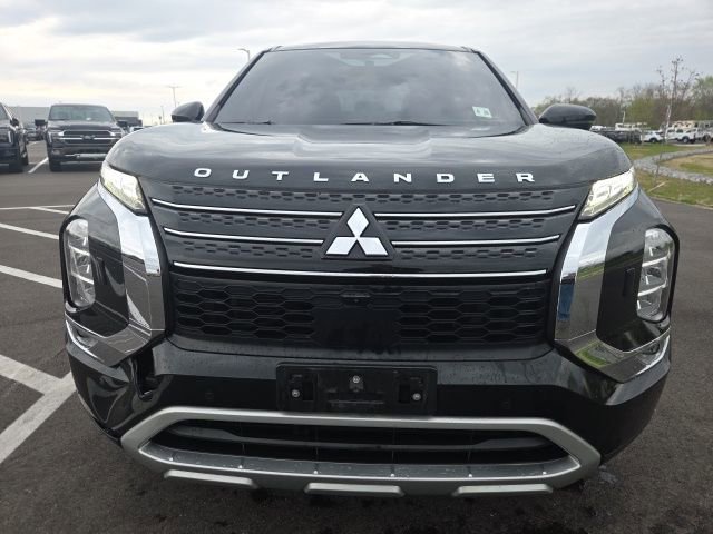 Used 2022 Mitsubishi Outlander SE AWD/4WD image 3