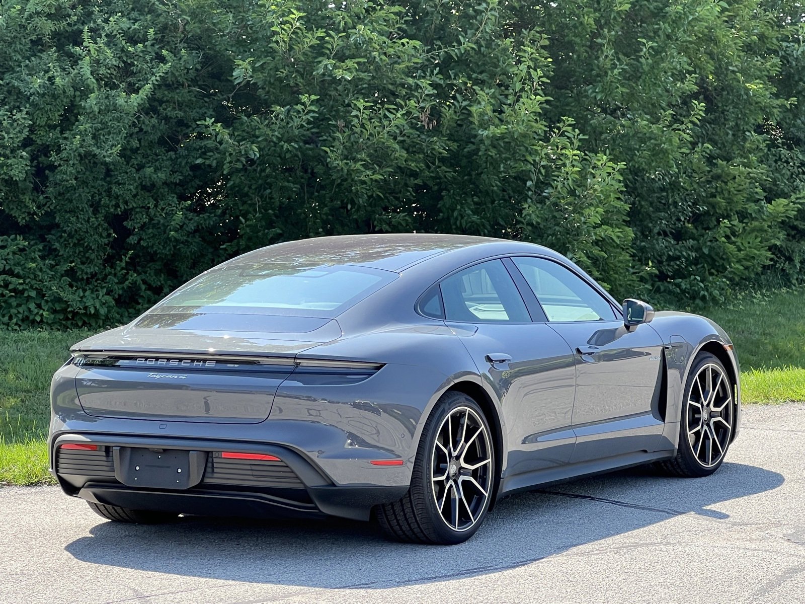 New 2025 Porsche Taycan image 6