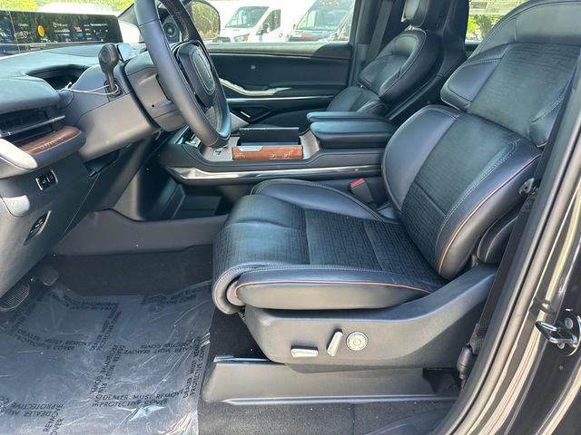 New 2026 Lincoln Navigator L Black Label AWD/4WD image 10