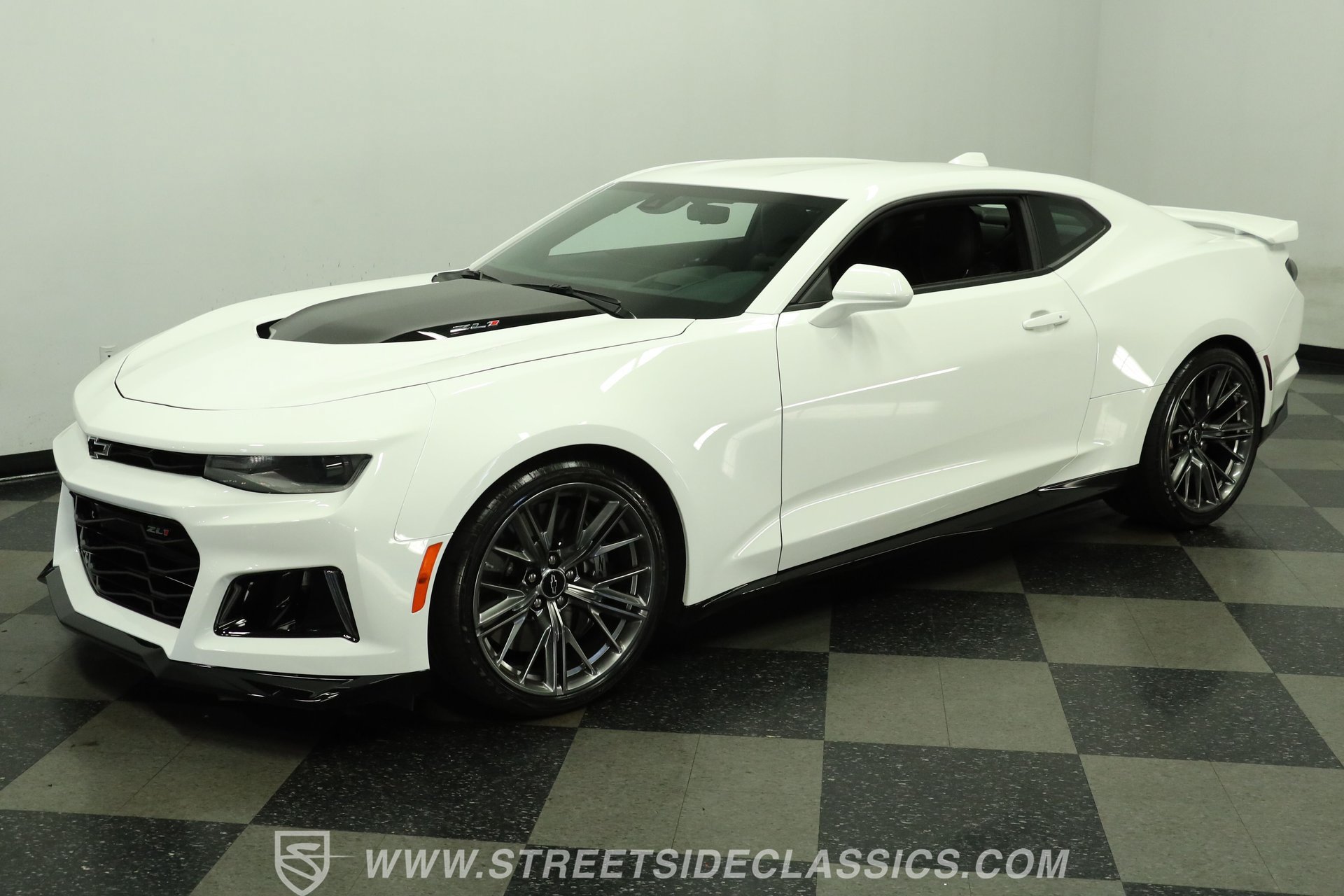 Used 2023 Chevrolet Camaro ZL1 RWD image 6