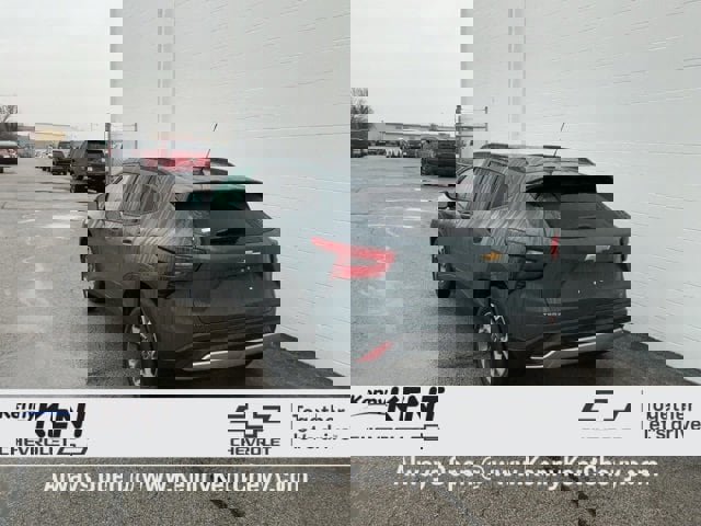 Used 2025 Chevrolet Trax LT image 28