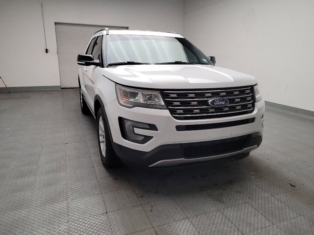 Used 2016 Ford Explorer XLT image 14