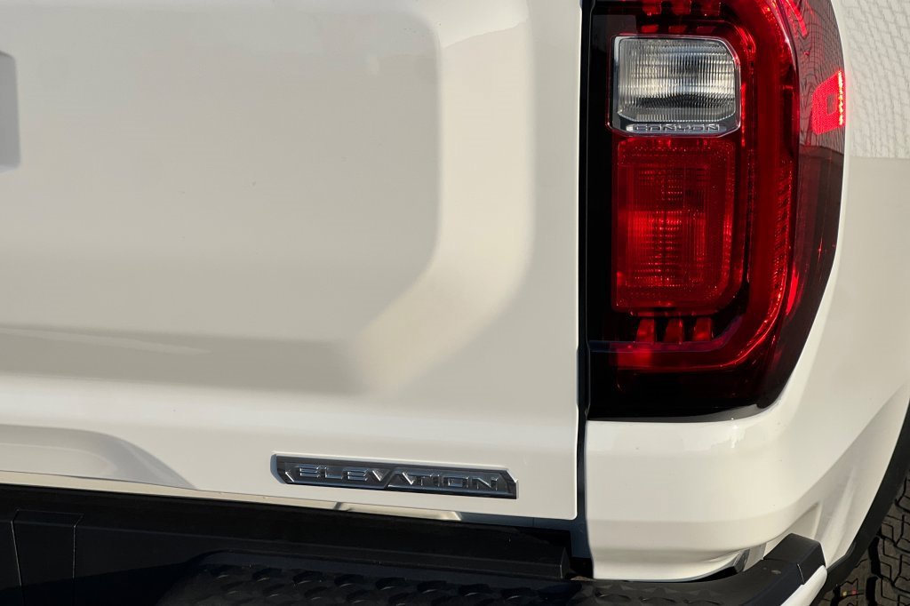 New 2026 GMC Canyon Elevation w/ Convenience Package image 21