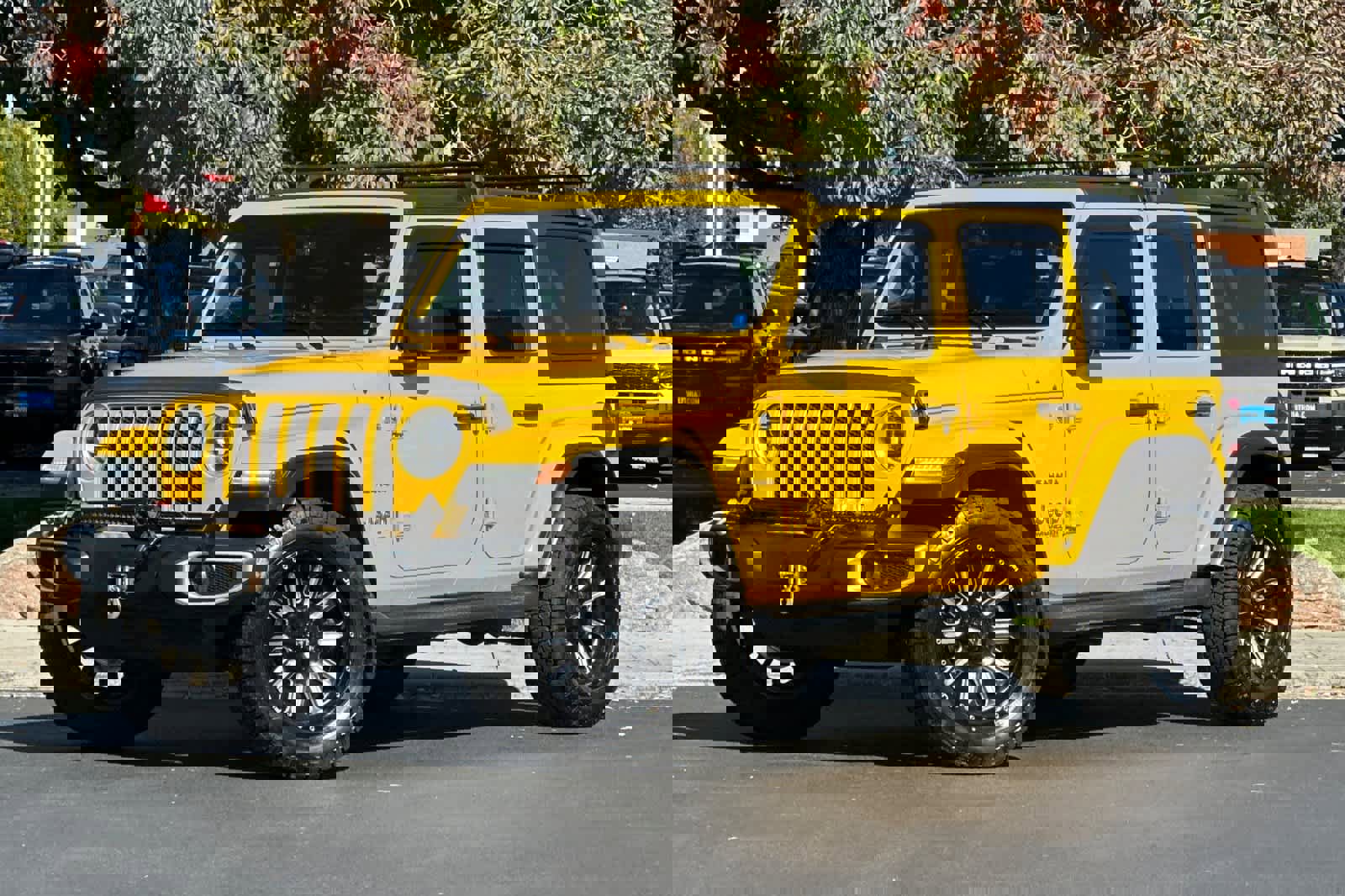 Used 2019 Jeep Wrangler Unlimited Sahara w/ Cold Weather Group
