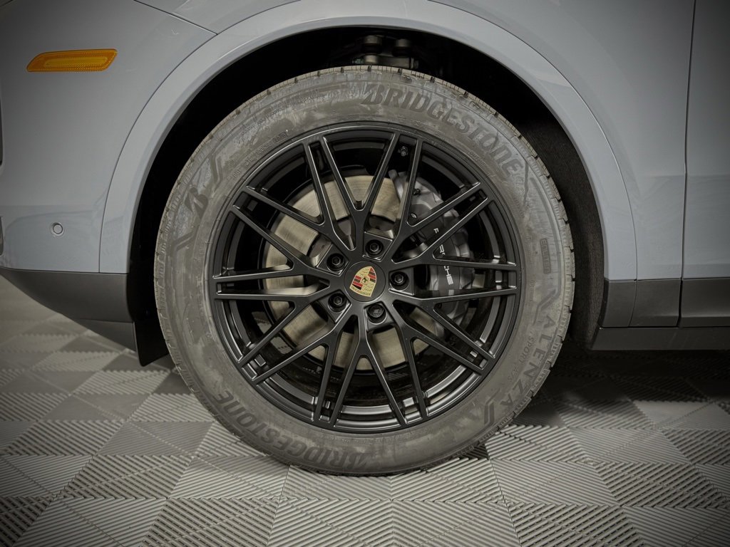 New 2026 Porsche Cayenne Coupe image 14