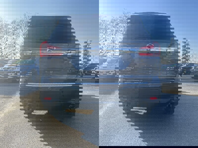 Used 2020 Subaru Ascent Premium w/ Convenience Package image 5