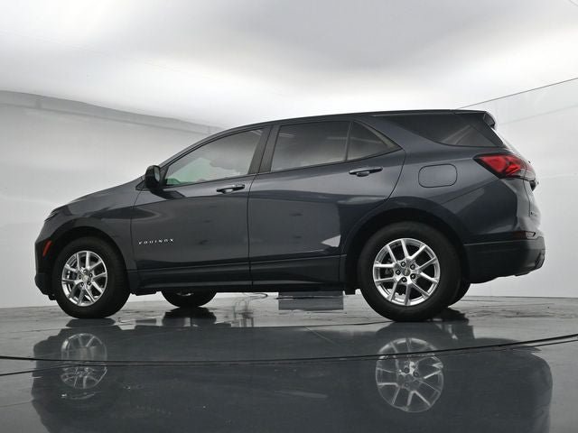 Used 2022 Chevrolet Equinox LS w/ LS Convenience Package FWD image 39