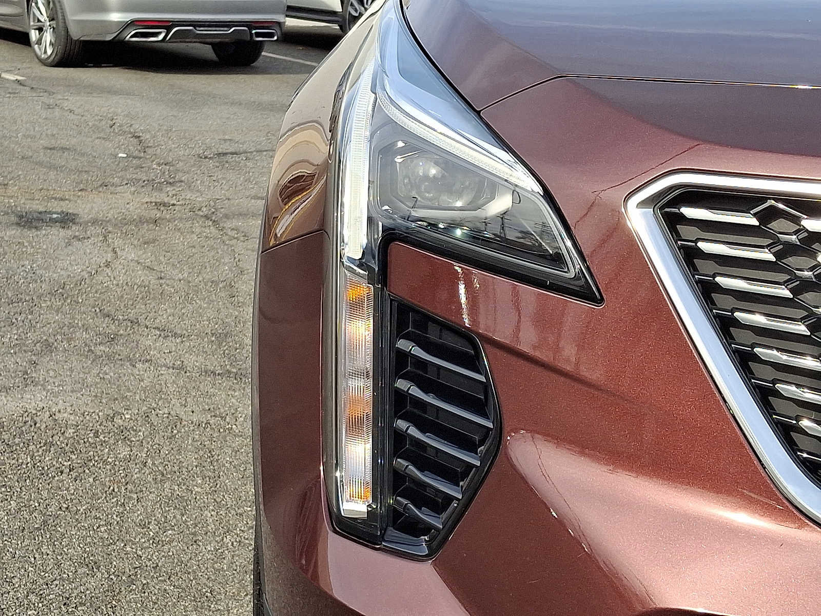 Used 2023 Cadillac XT4 Luxury w/ Cold Weather Package image 9