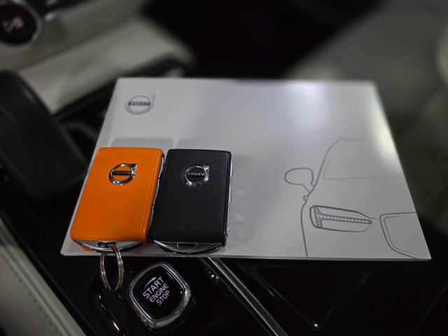 Used 2022 Volvo S60 T8 R-Design Expression w/ Advanced Package image 41