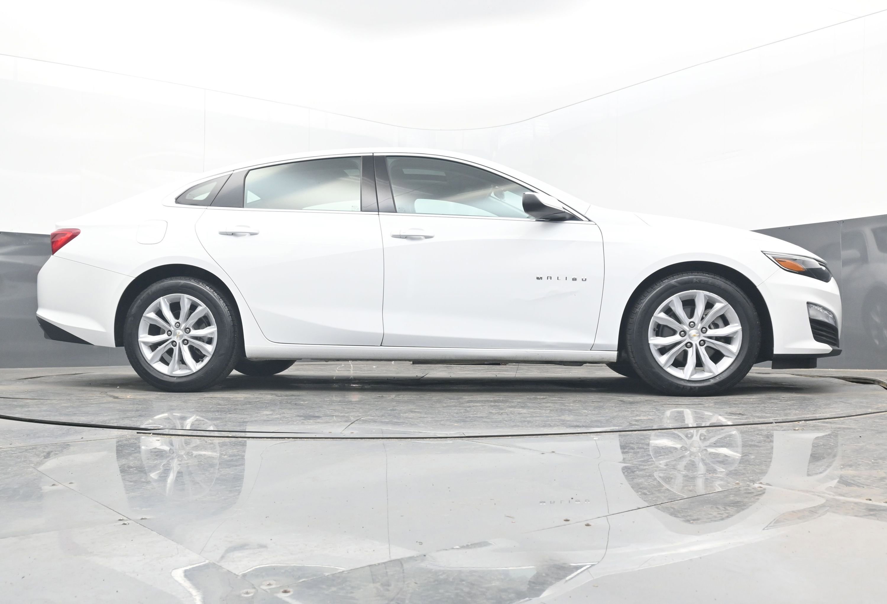 Used 2024 Chevrolet Malibu LT image 33