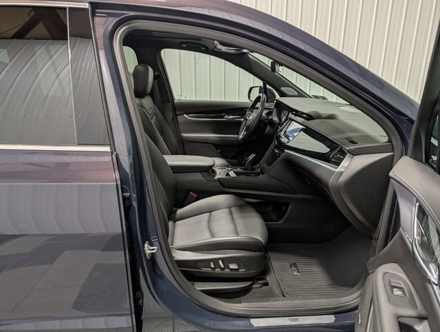 Used 2024 Cadillac XT6 Premium Luxury w/ Technology Package image 33