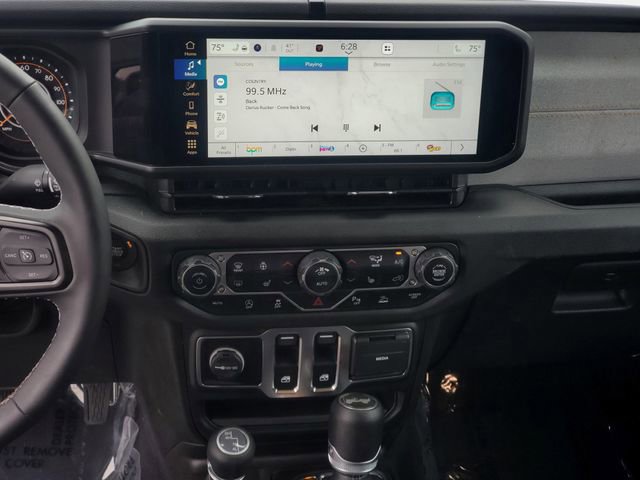 Used 2025 Jeep Wrangler Sport image 30