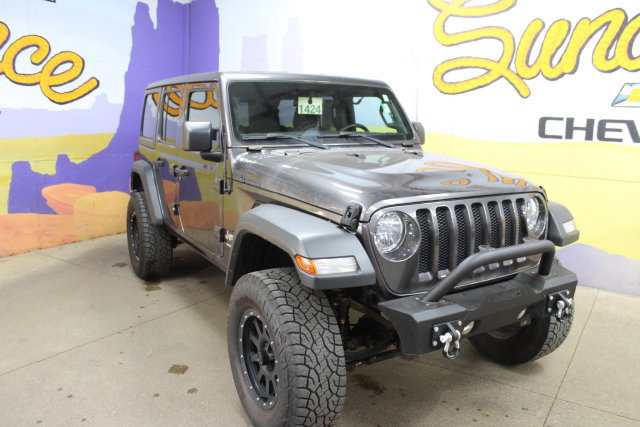 Used 2018 Jeep Wrangler Unlimited Sport AWD/4WD image 2