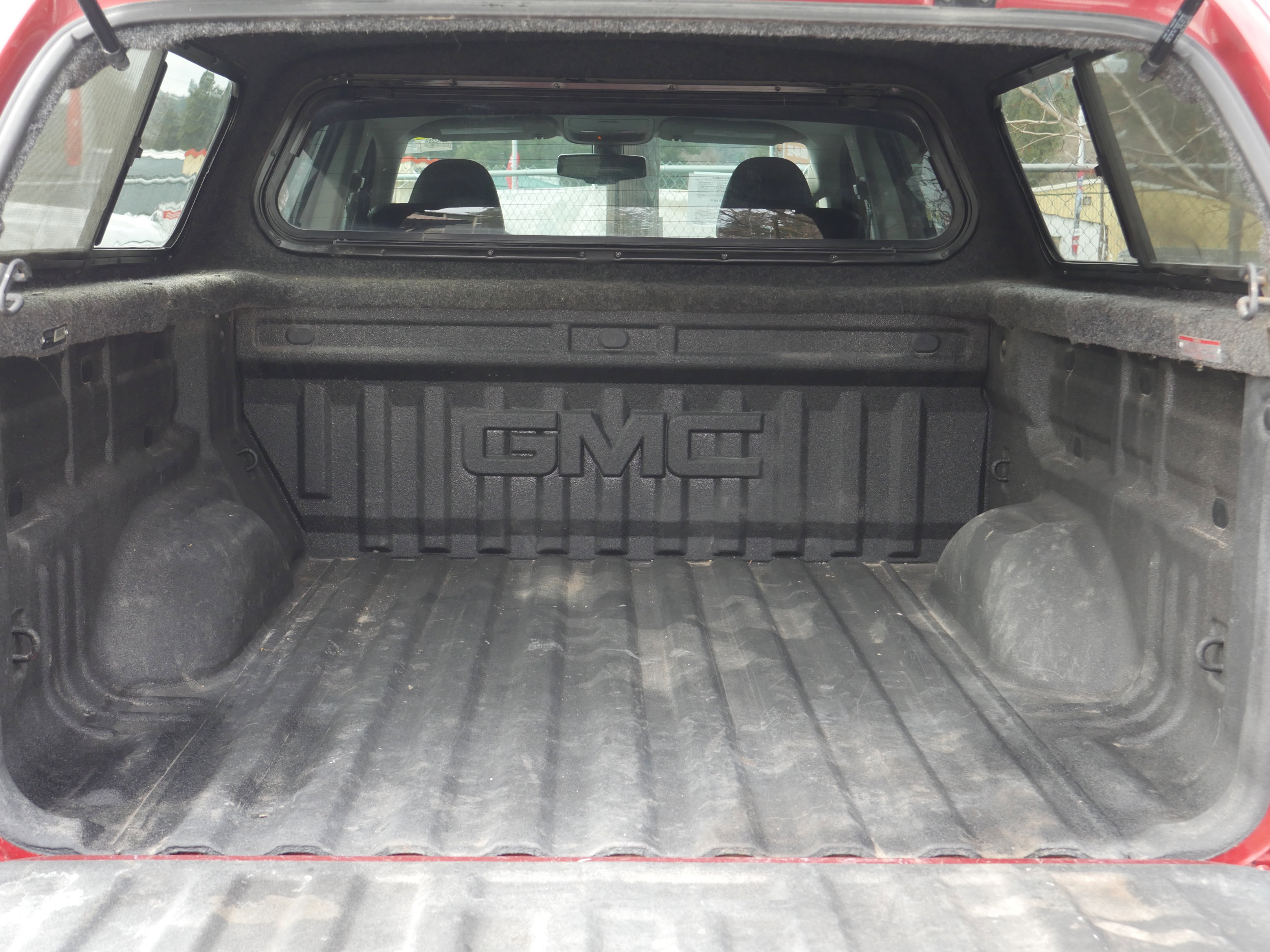 Used 2015 GMC Canyon SLT image 24
