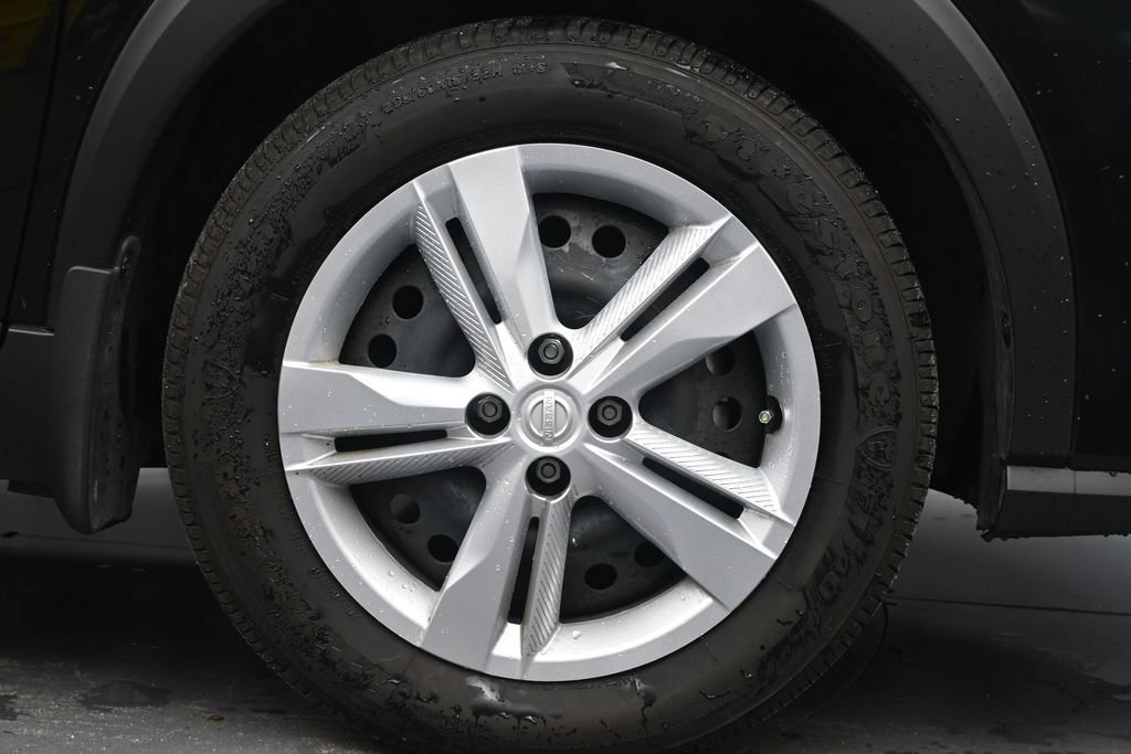 Certified 2025 Nissan Kicks Play S FWD image 12