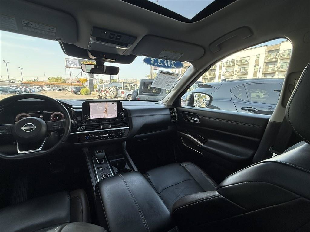 Used 2023 Nissan Pathfinder Platinum AWD/4WD image 26