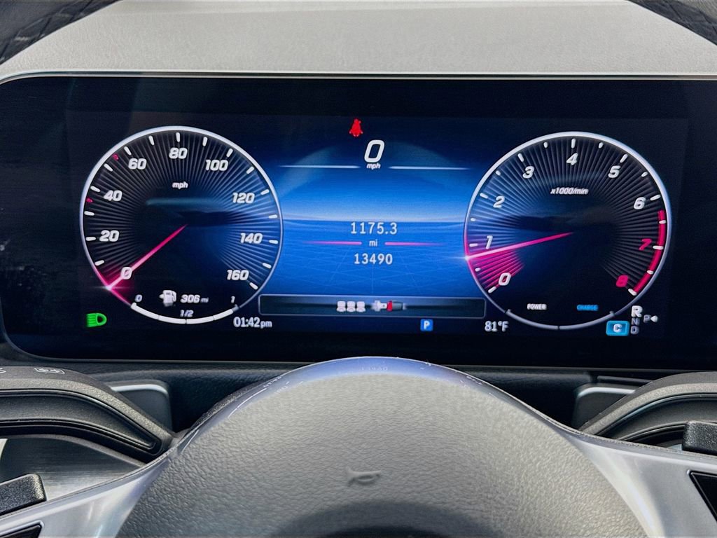 Certified 2024 Mercedes-Benz GLB 250 image 34