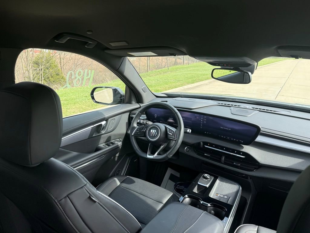 Used 2025 Buick Enclave Sport Touring image 20