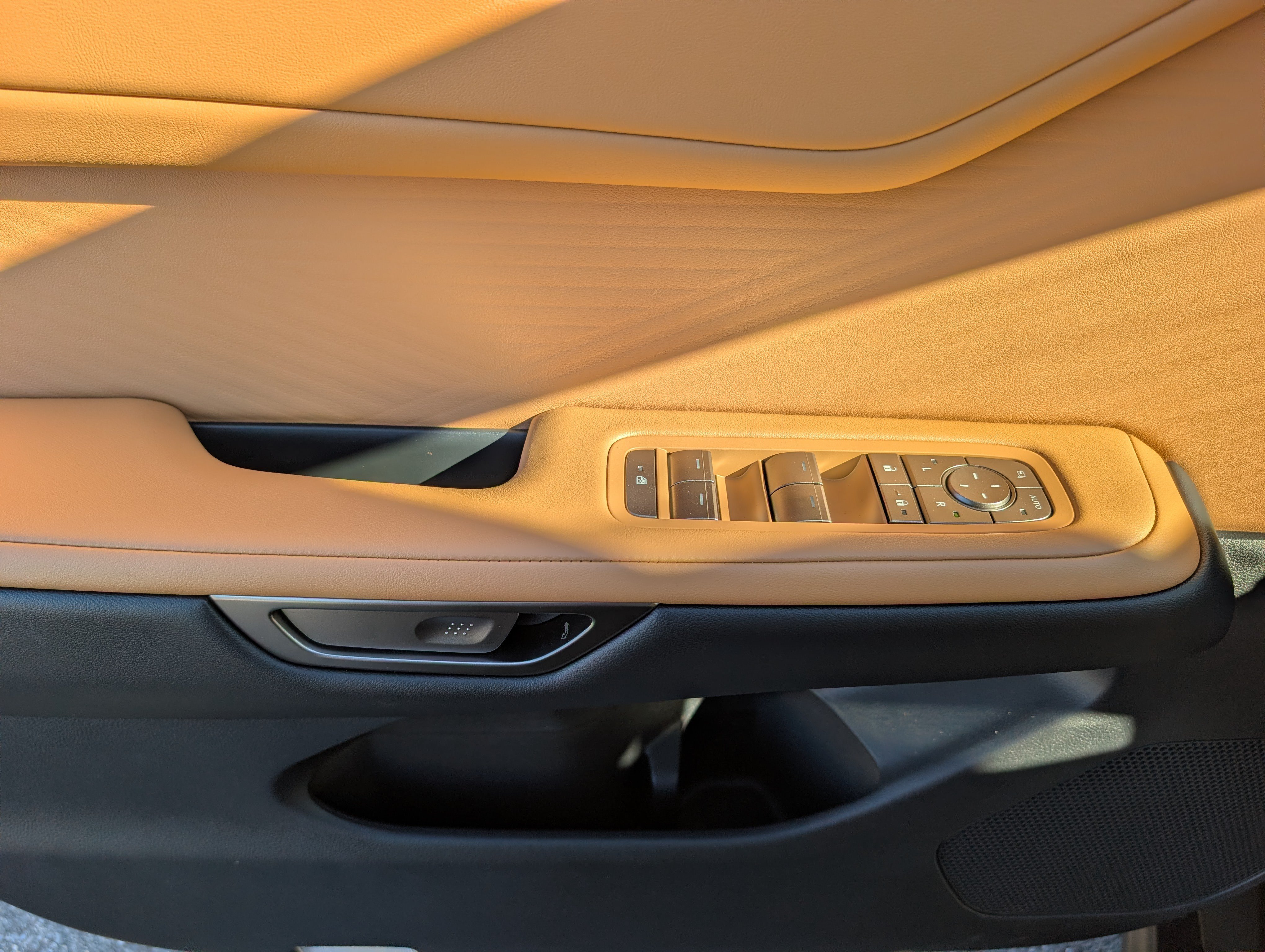 New 2026 Lexus ES 350h AWD w/ Convenience Package image 16