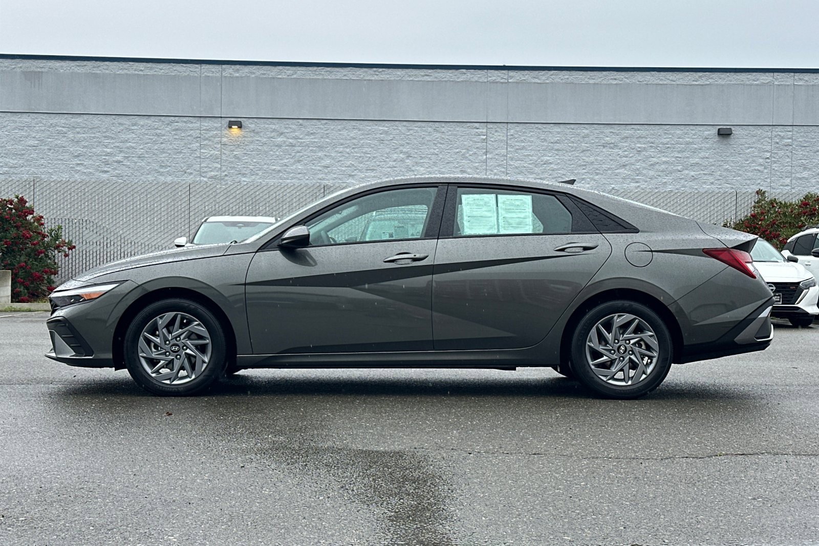 Used 2025 Hyundai Elantra Blue image 7