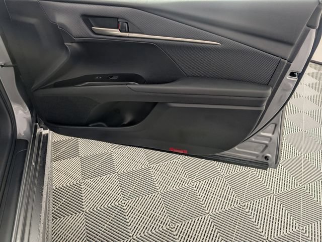 Used 2025 Toyota Camry SE FWD image 31