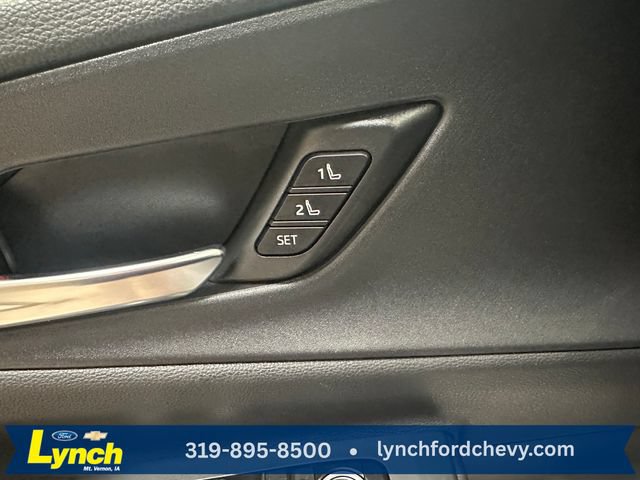 Used 2023 Toyota Prius Prime Premium FWD image 7