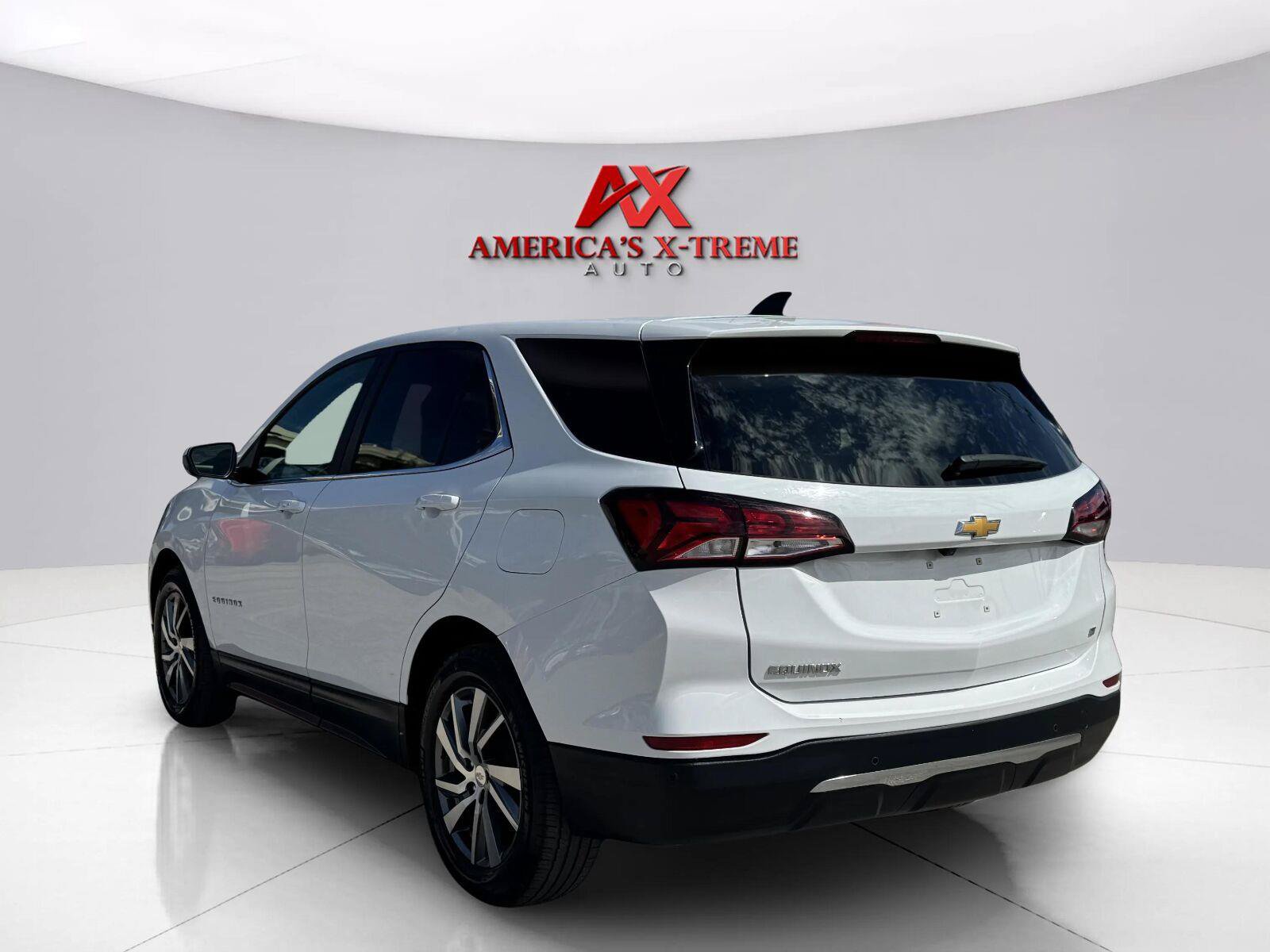 Used 2023 Chevrolet Equinox LT FWD image 4