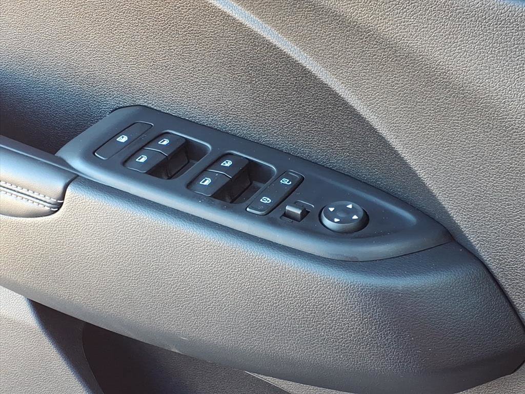 Used 2025 Hyundai Venue Limited image 22