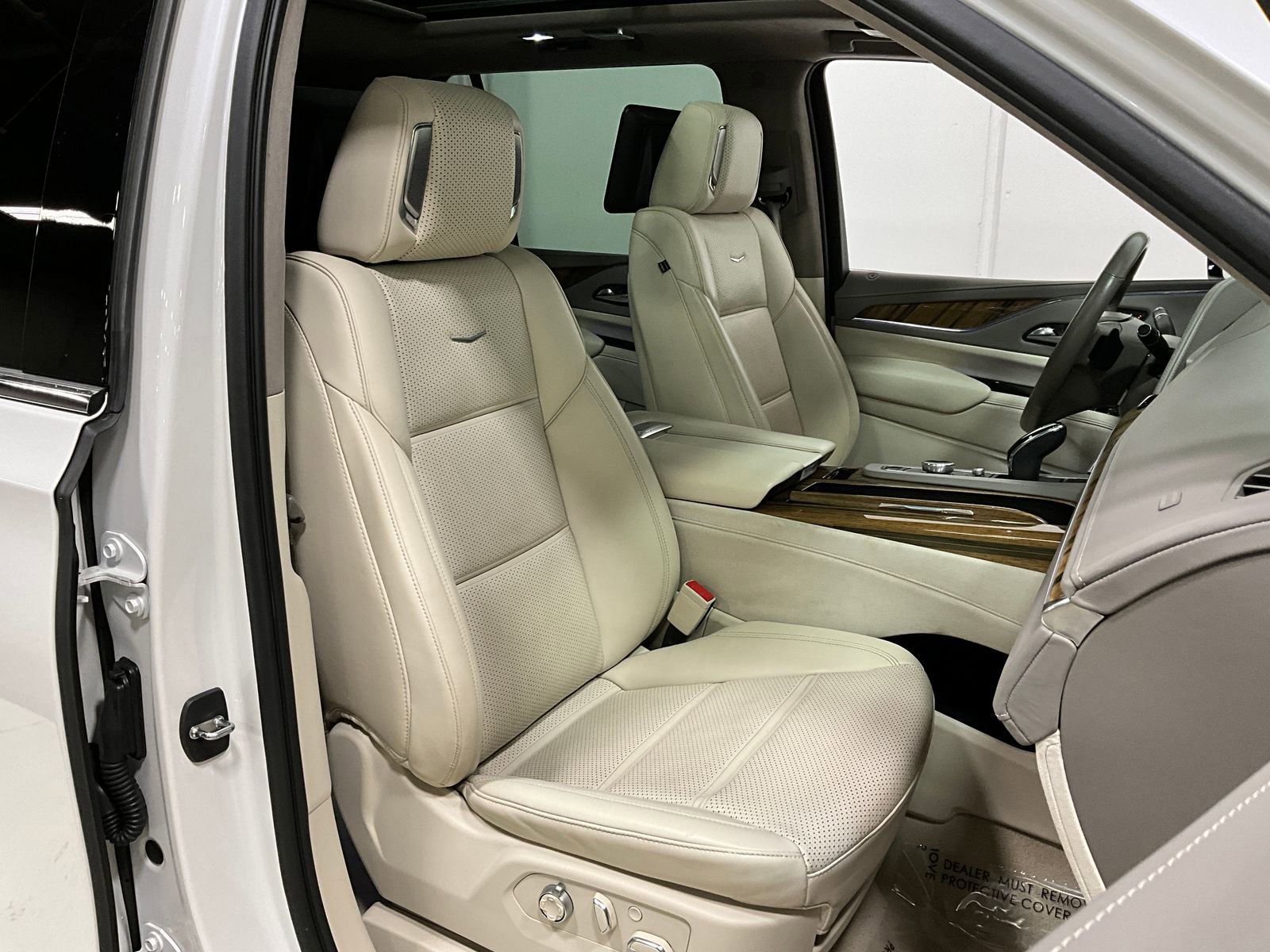 Used 2021 Cadillac Escalade ESV Premium Luxury Platinum image 7