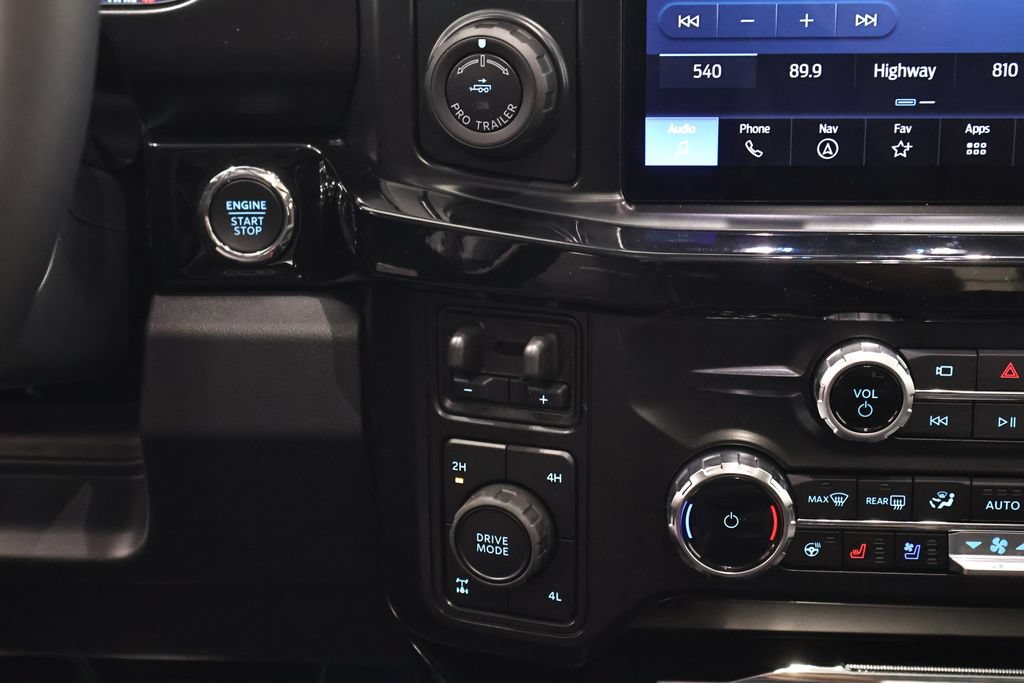 New 2026 Ford F250 Lariat w/ Black Appearance Package AWD/4WD image 25