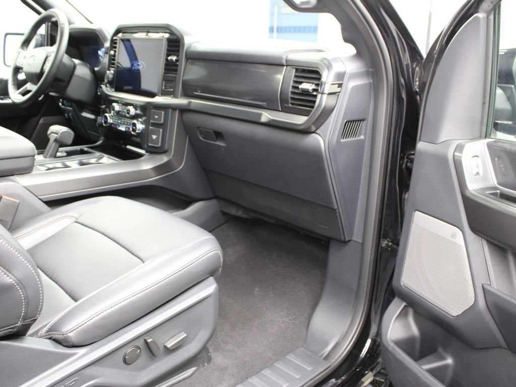 Used 2025 Ford F150 Lariat AWD/4WD image 42