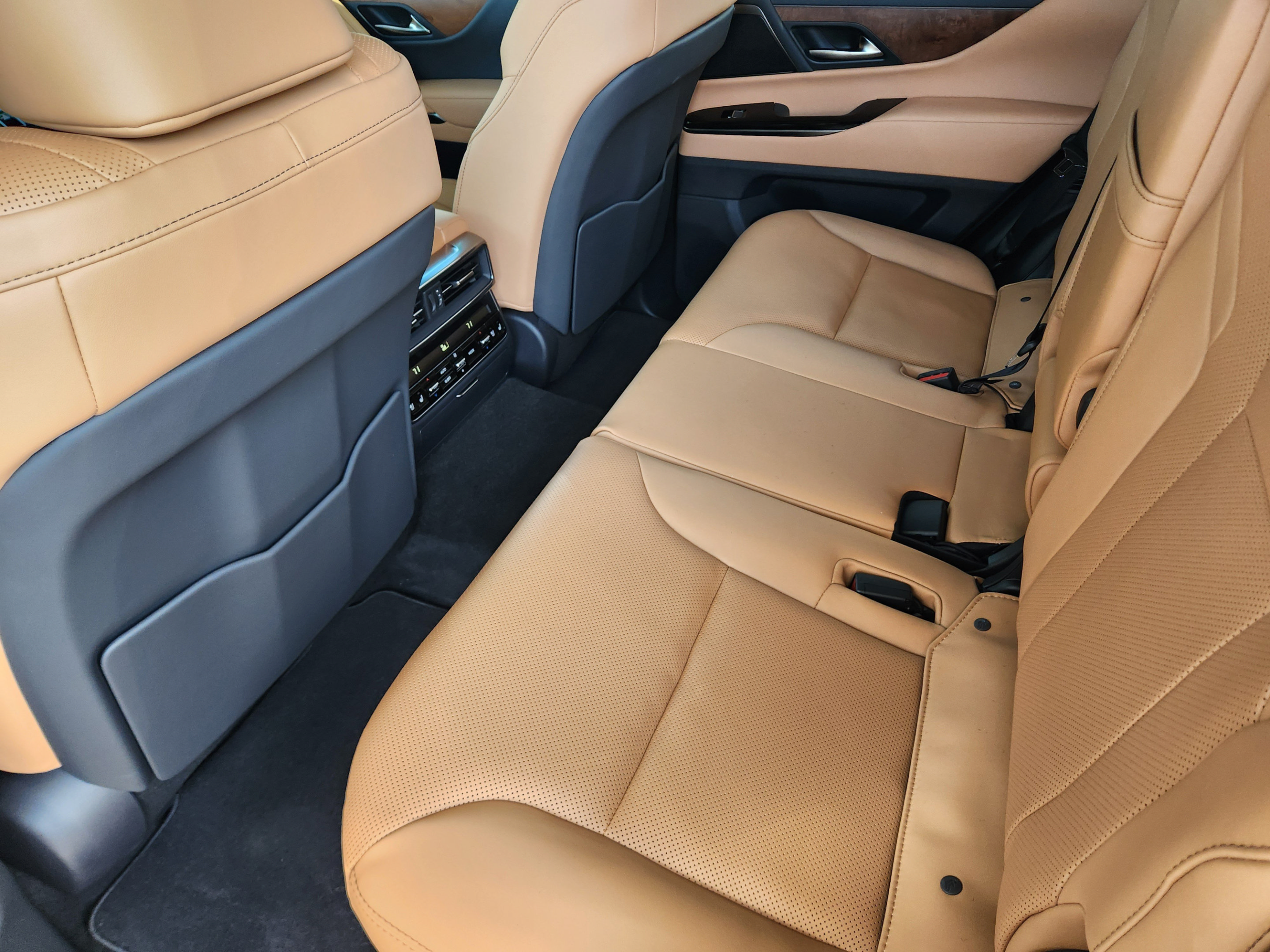 New 2026 Lexus LX 700h Luxury AWD/4WD image 23