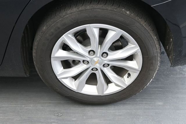 Used 2023 Chevrolet Malibu LT FWD image 13