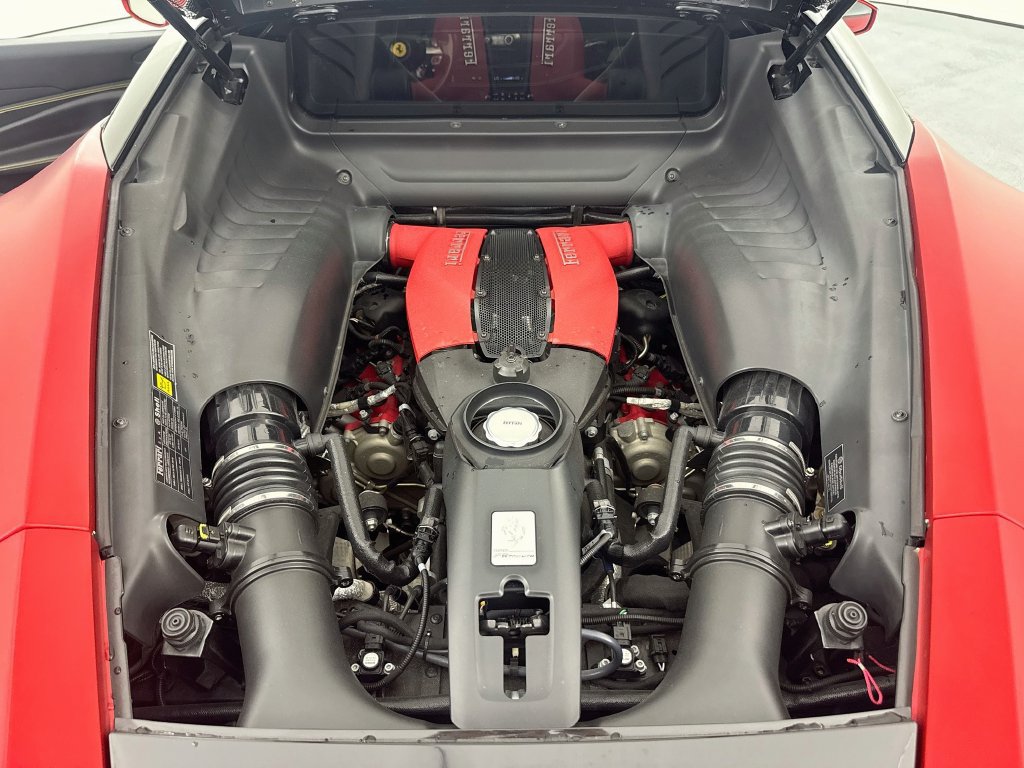 Used 2020 Ferrari F8 Tributo RWD image 33