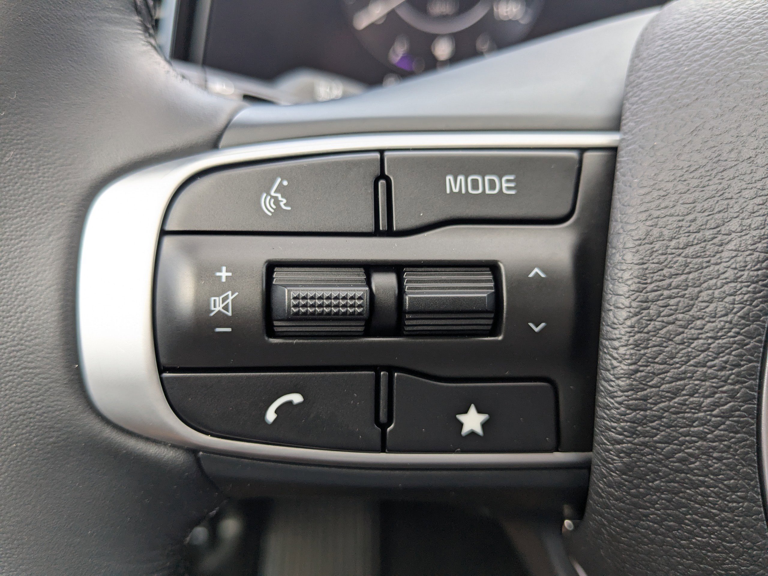 Certified 2025 Kia Sportage SX image 32