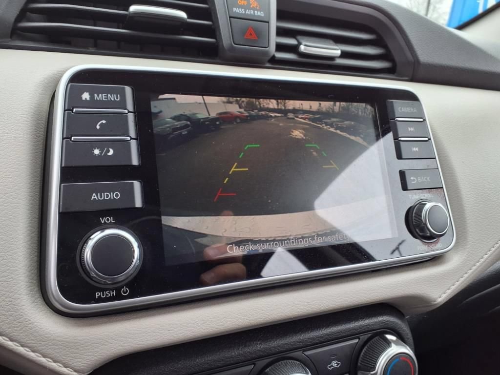 Used 2021 Nissan Versa SV FWD image 17