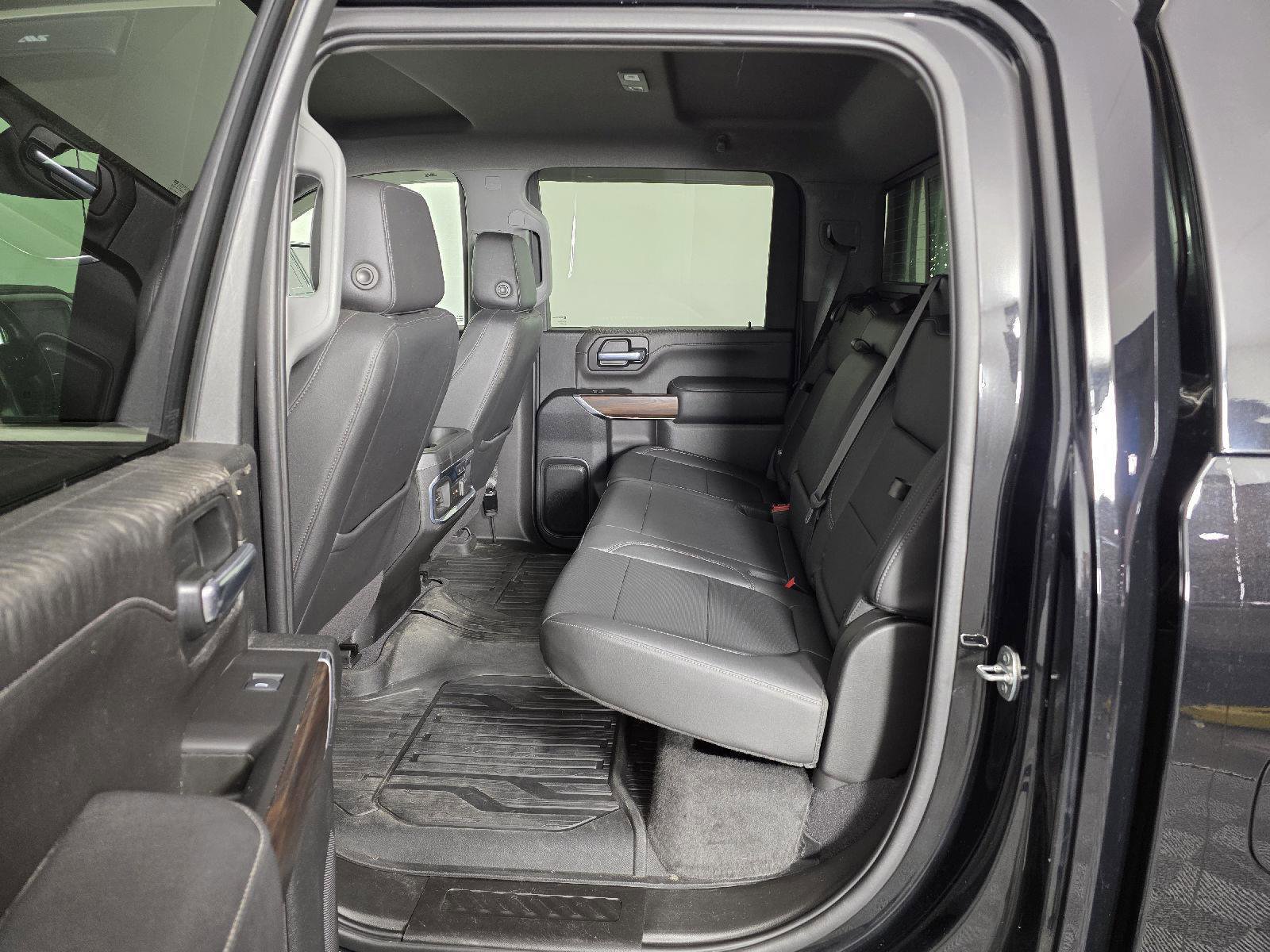 Used 2021 GMC Sierra 3500 SLT w/ SLT Preferred Package AWD/4WD image 16